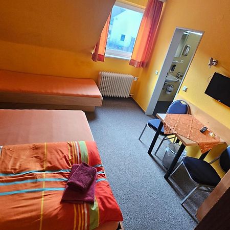 Hotel Kenner Treff Extérieur photo