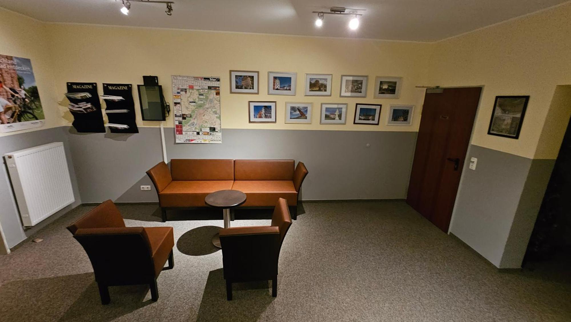 Hotel Kenner Treff Extérieur photo