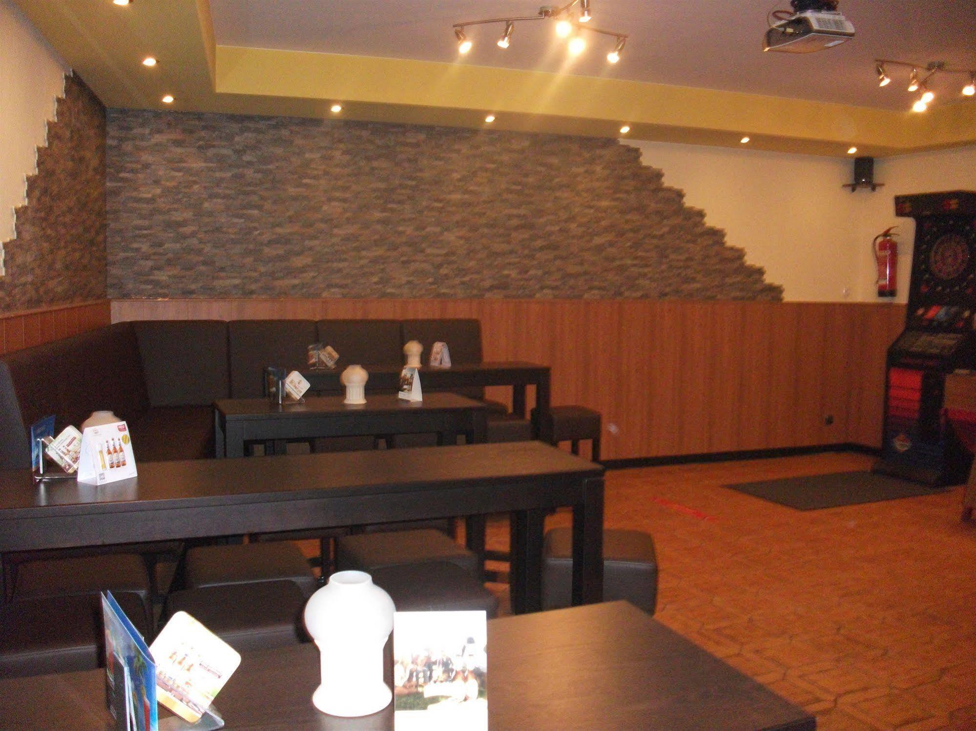 Hotel Kenner Treff Extérieur photo